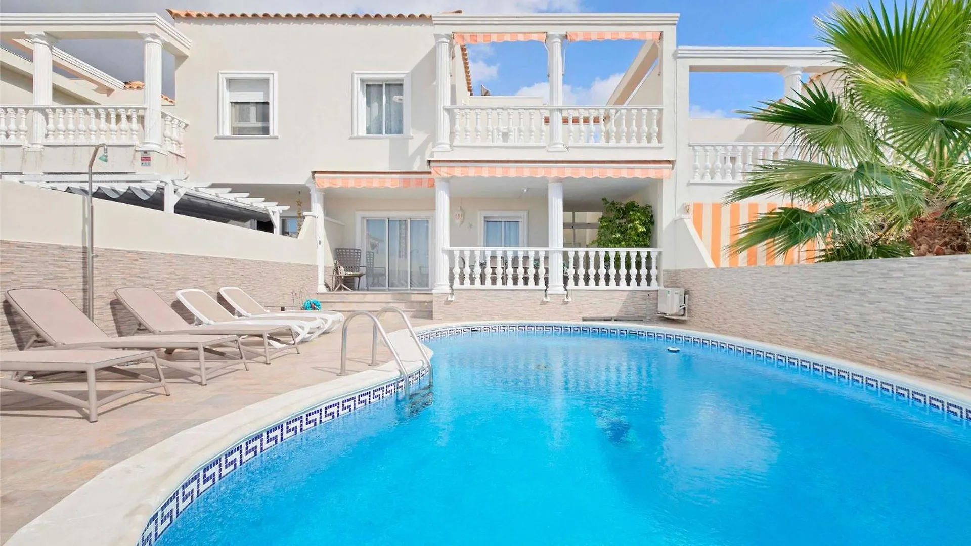 Villa Townhouse With Private Pool! Arona