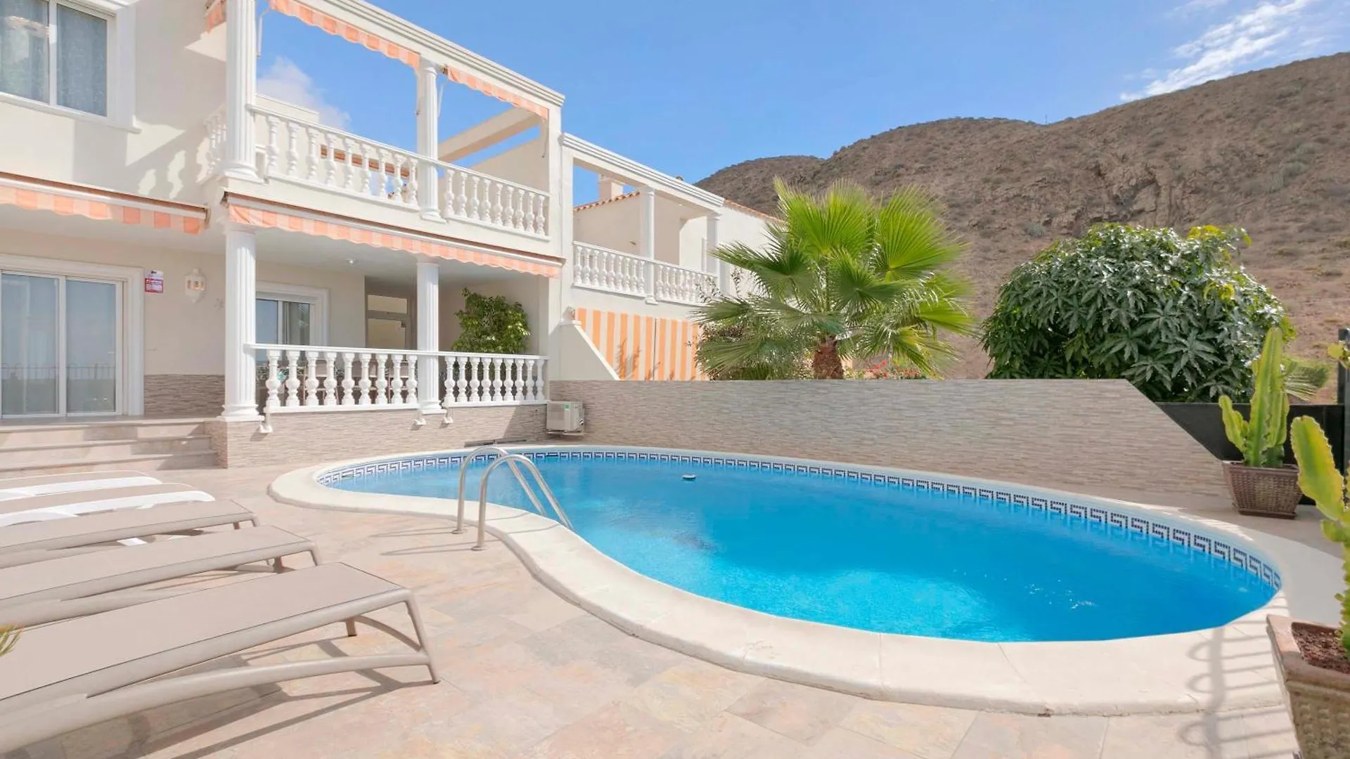 Villa Townhouse With Private Pool! Arona
